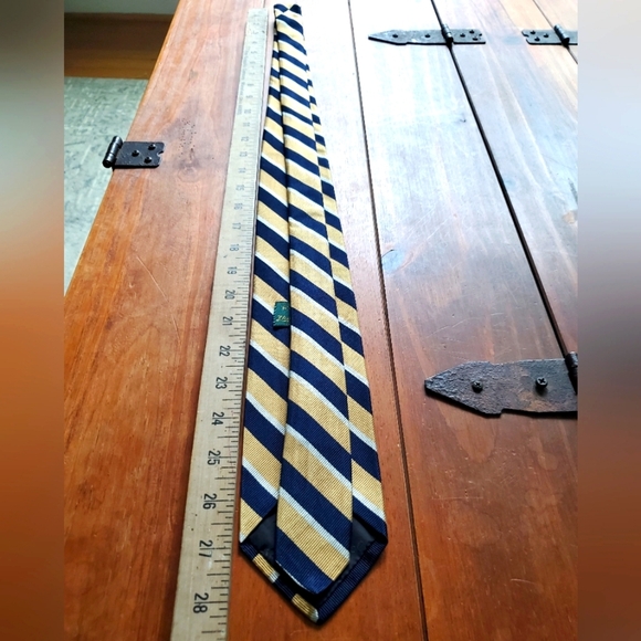 Robert Talbott Vintage Necktie. Gold, Blue, White Diagonal Stripe. - Picture 5 of 5